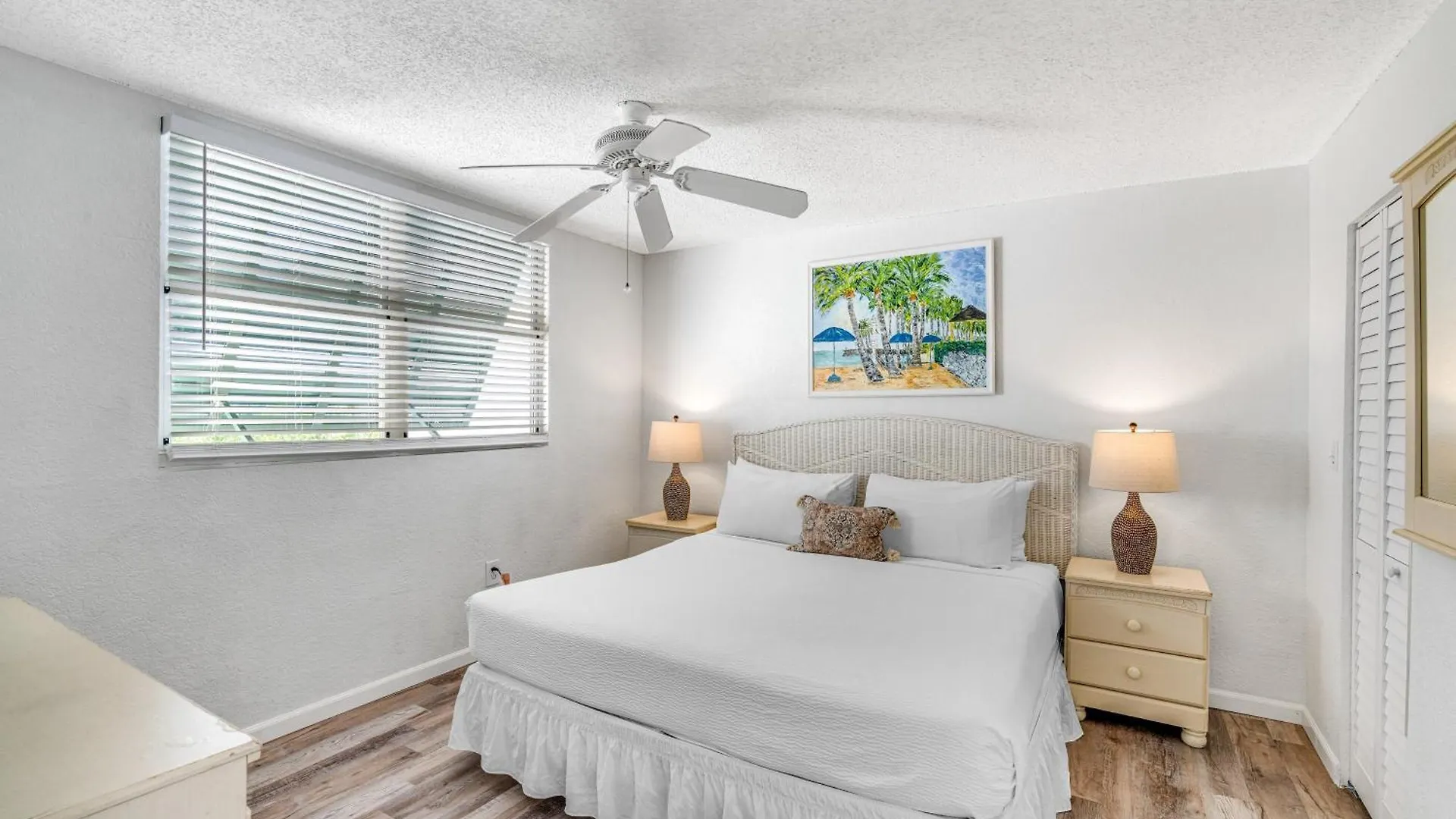 Apartment Sunrise Suites Tierra Bomba Suite #403 Key West United States
